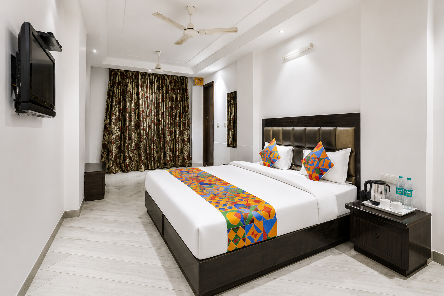 HOTEL LOTUS PALACE